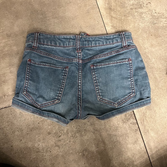 DARK WASH RED STITCH SIZE 24 SHORT JEAN SHORTS #summer #jeanshorts - Picture 3 of 3